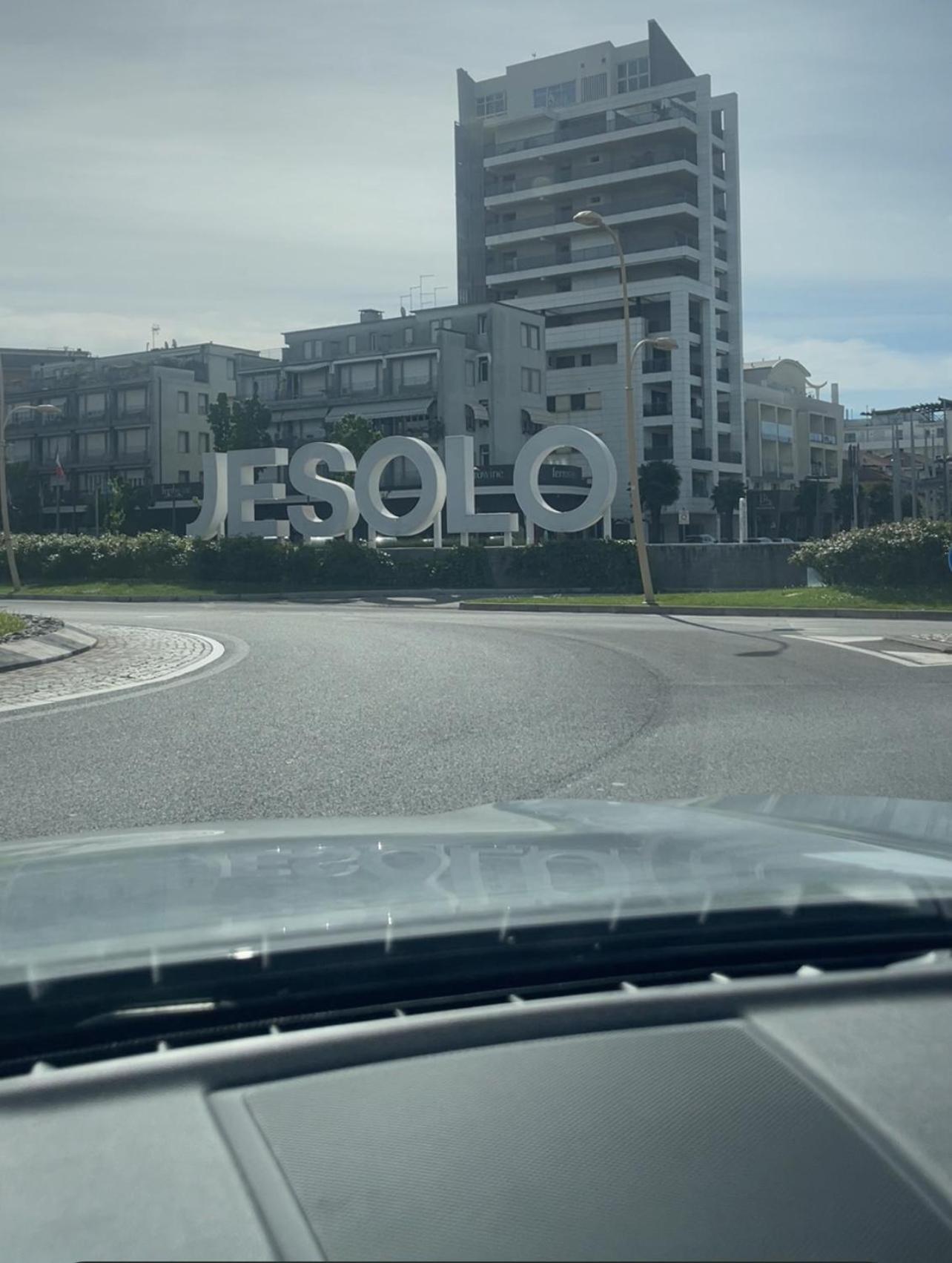 Attico Sole Apartamento Lido di Jesolo Exterior foto